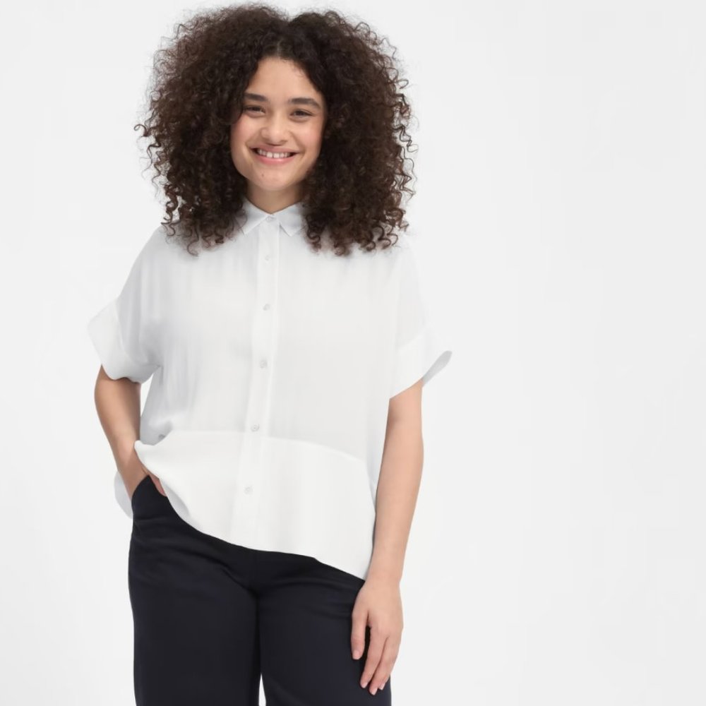 Everlane: The Clean 100% Silk Short-Sleeve Square Shirt